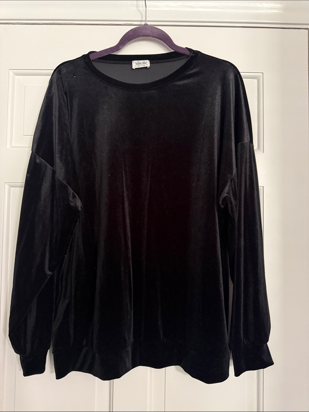 Velvet Black Long-Sleeve Women's Sweatshirt by Urban Bliss
